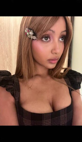 AI Generated Celebrity Nudes