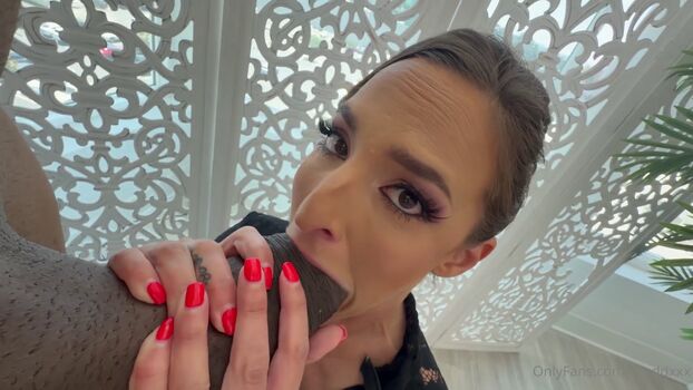 Amirah Adara