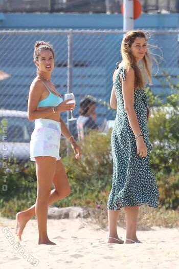 Ana Beatriz Barros
