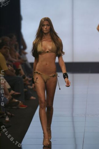 Ana Beatriz Barros