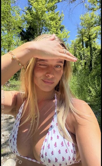 Full leaked Angelinajoleen private onlyfans photo