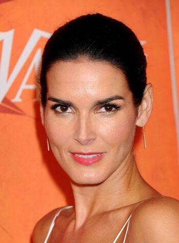 Angie Harmon