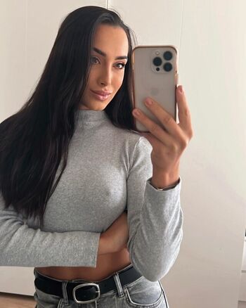 Anna Rose