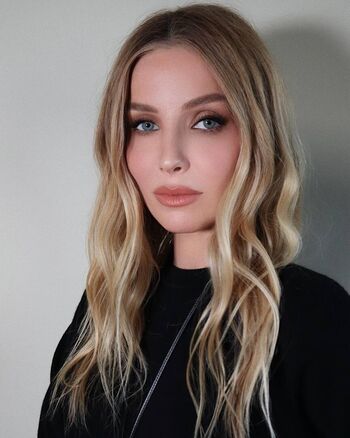 Annabelle Wallis