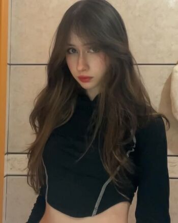 Full leaked Aienabatrisaa/ private onlyfans photo