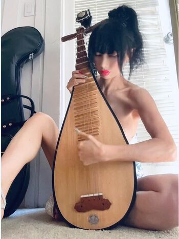 Bai Ling