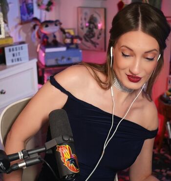 BasicWitGirl