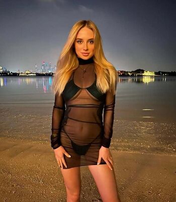Blondinka Angelina