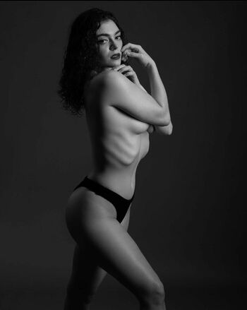 Caitlin Bond