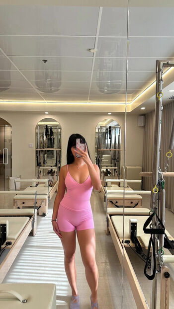 Chloe ABG