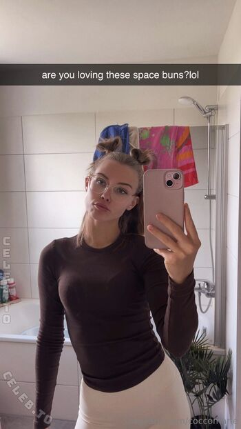 Full leaked Coccomarie private onlyfans photo