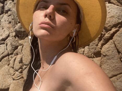 Dafne Keen