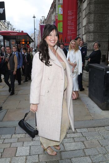 Daisy Lowe
