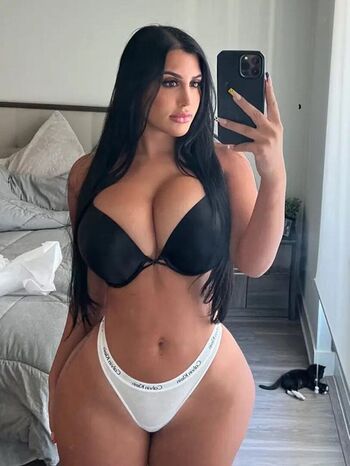 Daniella Lynn