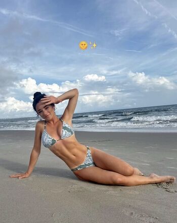 Elena Arenas