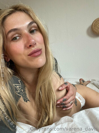 Elin Varena Van Beeck