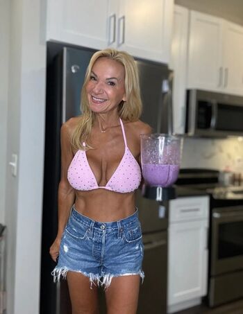 Elizabeth Resnick