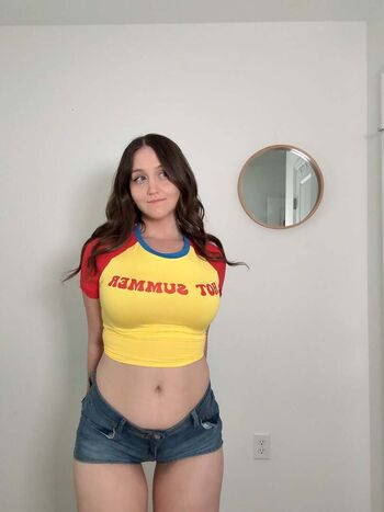 Full leaked Ashlynne dae / private onlyfans photo