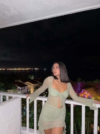 ellie_tumai
