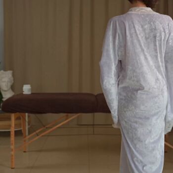 Elvi ASMR Massage