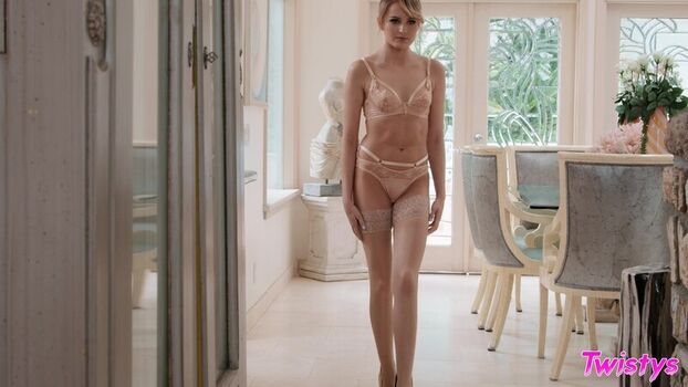Emma Hix