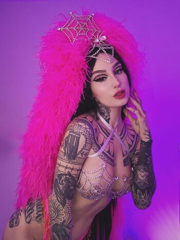 Emma Vauxdevil