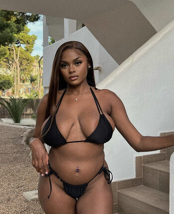 Estelle Ngm