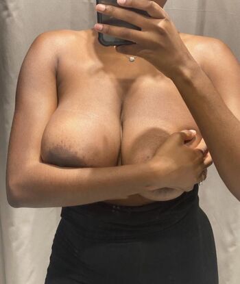 Estelle Ngm