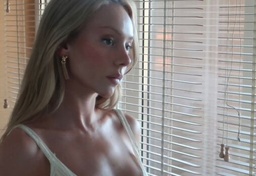 Ester Exposito