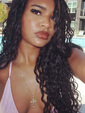 Eve Holyfield