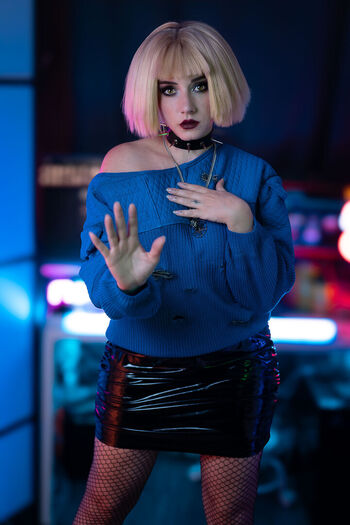 Ezy Summers Cosplay