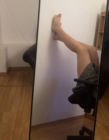 feetbycheeky