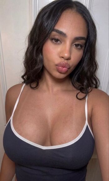 Full leaked Kathrynton/ private onlyfans photo