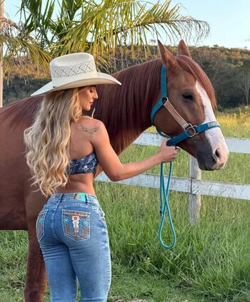 Gabi Martins