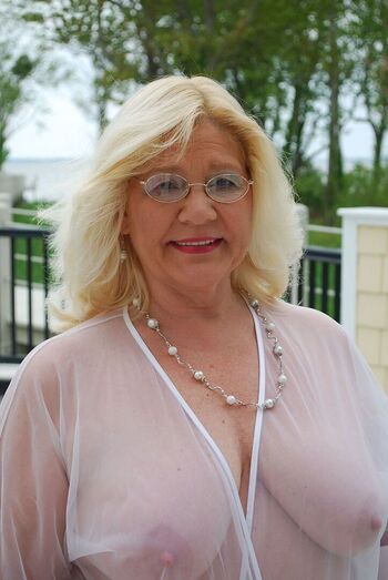 granny.boob