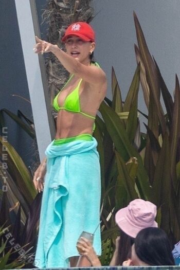 Hailey Bieber