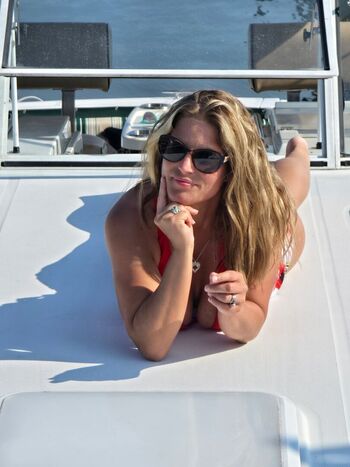 Hellahotwife