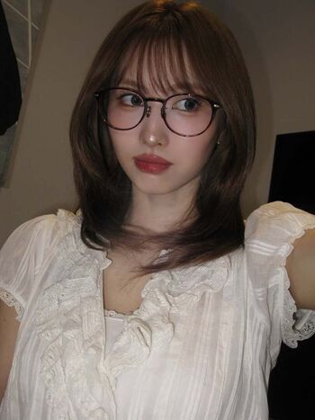 Hirai Momo