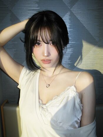Hirai Momo