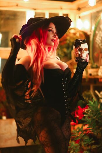 Holly Wolf