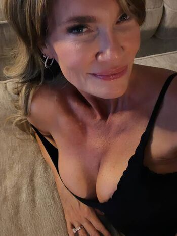 Hot_Wife_Amber