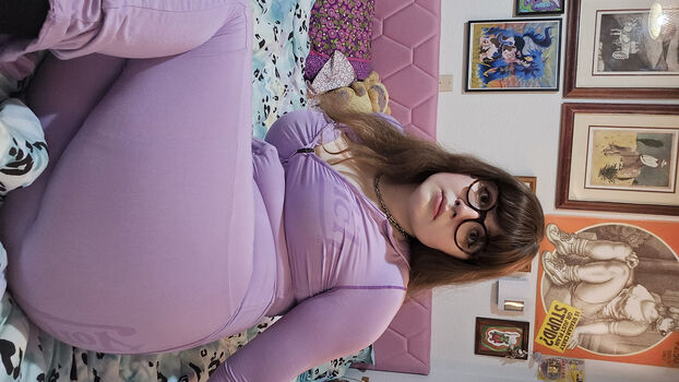 Hotgirldrinksdew