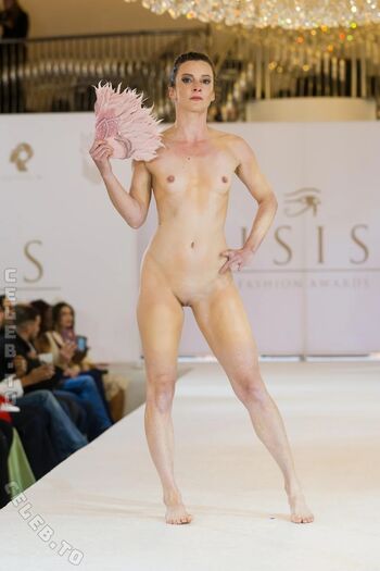 Isis Fashion Award
