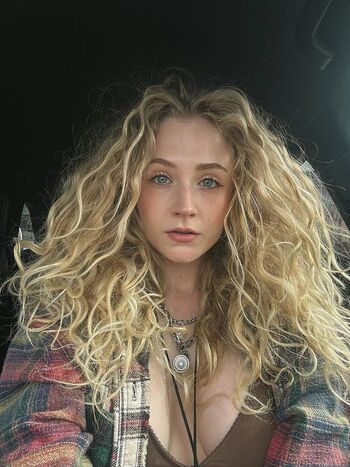 Janet Devlin