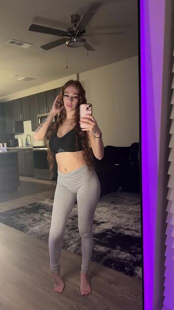 Full leaked Pillow willow/ private onlyfans photo