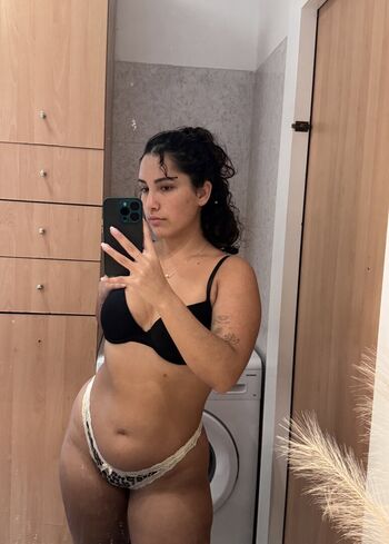 Jeanett24