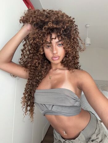 Full leaked Hal es/ private onlyfans photo