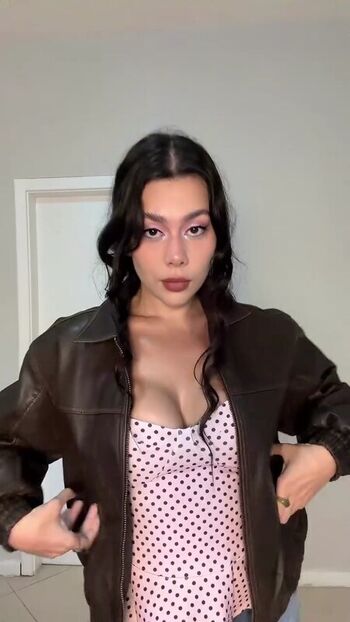 Julia_alvarengaa