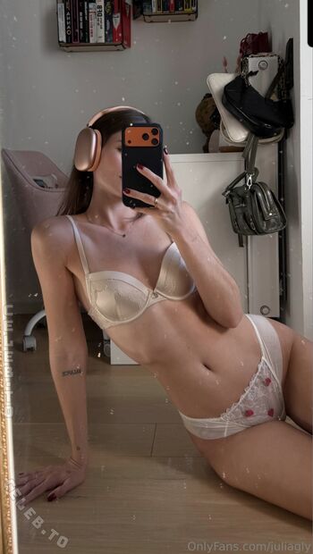 juliagly