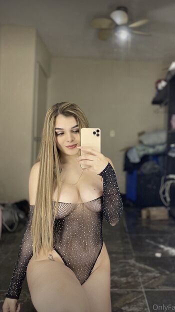 karelyruizoficial